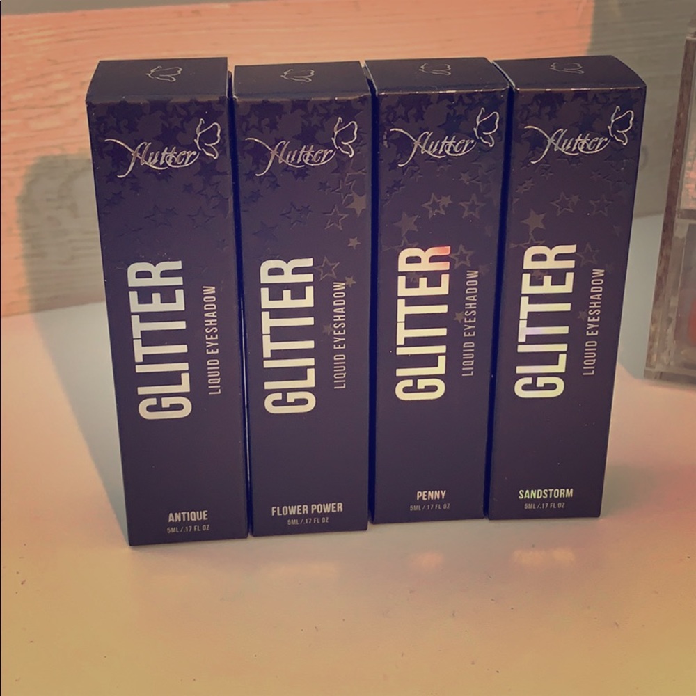 Flutter Lashes Glitter Liquid eyeshadow